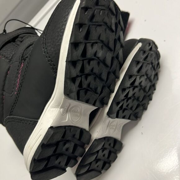 Wonder Nation Black White & Pink Skid Resistant Temperature Rated Winter Boots-8 - Picture 6 of 11